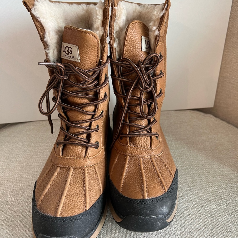 UGG Women's Tan and Black Winter Boots